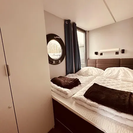 Hausboot Jette 보트호텔