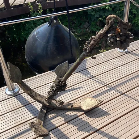 بوتيل Hausboot Jette *