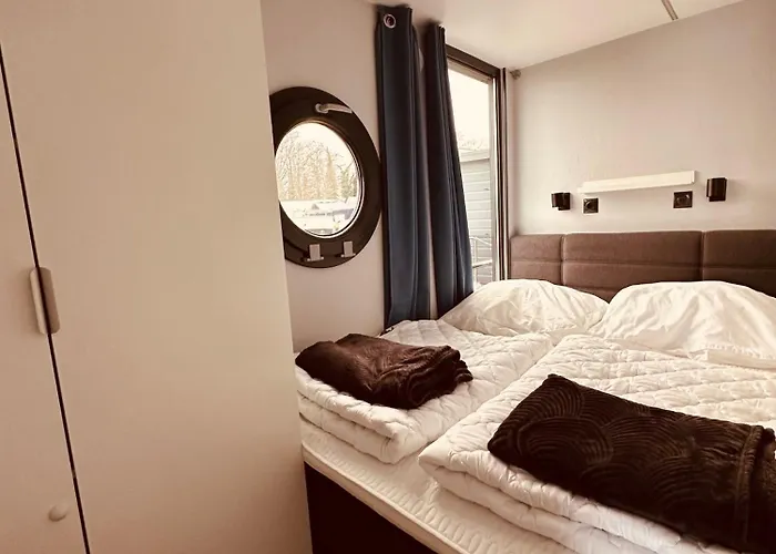 Hausboot Jette بوتيل